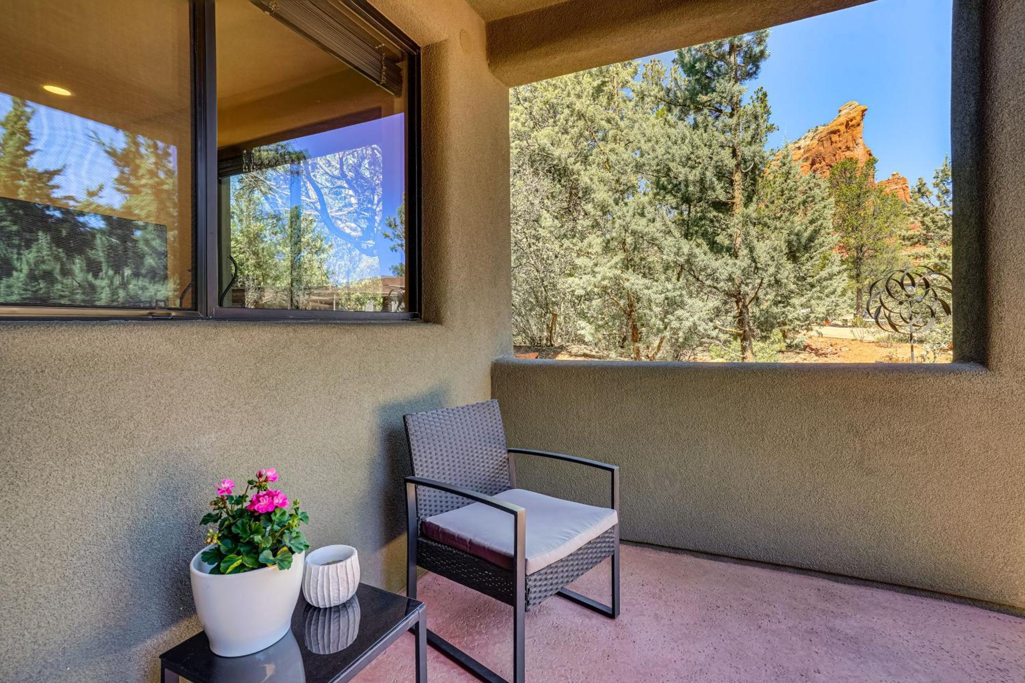 Апартаменты Sedona Couples Retreat With Patio Walk To Trails! Экстерьер фото